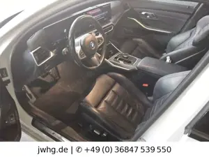 BMW 330 Bild 3