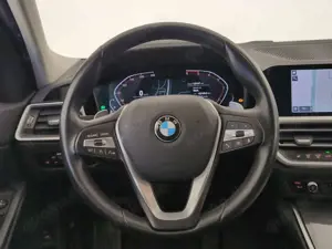 BMW 320 d xDrive Touring Navi/Laser/RFK/HuD/SHZ Navi/Laser Bild 5