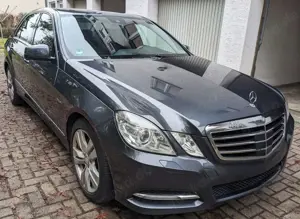 Mercedes-Benz E 350 E 350 CDI DPF BlueEFFICIENCY 7G-TRONIC Avantgarde Bild 2