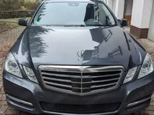 Mercedes-Benz E 350 E 350 CDI DPF BlueEFFICIENCY 7G-TRONIC Avantgarde Bild 3