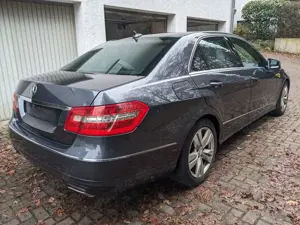 Mercedes-Benz E 350 E 350 CDI DPF BlueEFFICIENCY 7G-TRONIC Avantgarde Bild 5