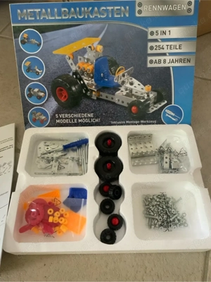 Metallbaukasten Rennwagen