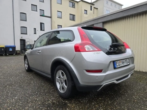 Volvo C30 D2 Kinetic TÜV 12.2026 Bild 2