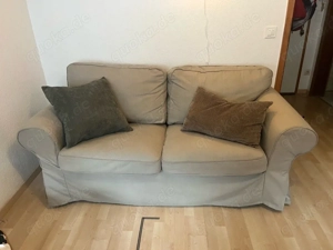 beiges sofa (zweisitzer)