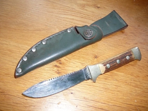 Hubertus Solingen Nicker Jagdnicker Messer Jagdmesser mit Säge 