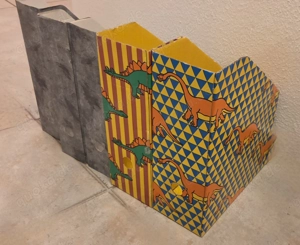 5 bunte Kartonstehsammler zu verschenken