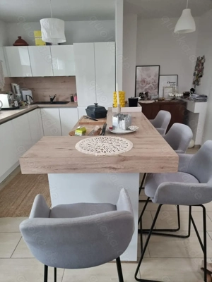 Top-Moderne Küche mit Esstresen