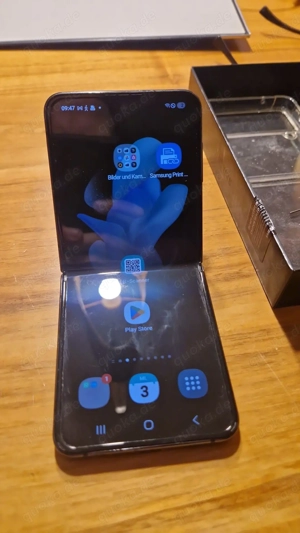 Samsung Flip 4, gebraucht, Schwarz Bild 2