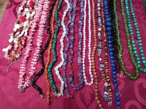 versch.Steinketten,Splitterketten,Sammlung,Konvolut  Kette je 8 Euro