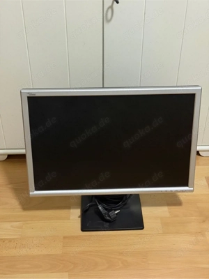 Fujitsu Siemens 22  Monitor   VGA DVI, neigbar & zuverlässig