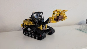 LEGO Technic - 2 in 1 Raupenlader (42094)