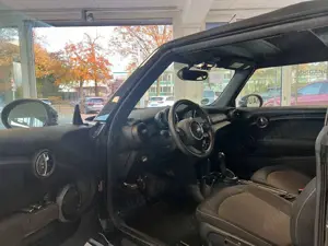 MINI Cooper Cabrio 1.5L EURO 6d-TEMP Bild 5