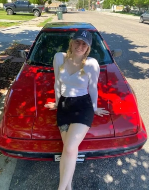 Ich bin eine leidenschaftliche Frau, immer voller Energie und Aufregung. Ich liebe es, neue Herren z