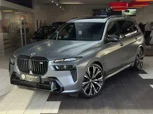 BMW X7 M i Pano-Sky*FROZEN*Massage*BW*StHzg*23"