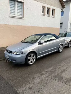 Opel Astra Cabrio 2.2 16V Edition 90 Jahre Bertone