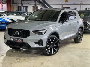 Volvo XC40 ULTRA DARK+360°+AHK+SHZ+HK SOUND+LEDER+GARANTIE