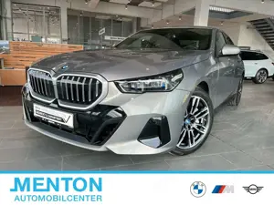 BMW 550 e xDrive M-Sportpaket/ad.LED/Sitzlüftung/BW