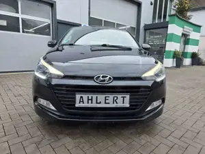 Hyundai i20 blue Style Bild 2