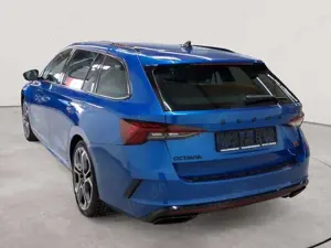 Skoda Octavia Octavia Combi 4x4 RS Plus AHK MATRIX DCC Bild 2