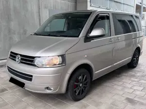 Volkswagen T5 Multivan Volkswagen T5 2.0 TDI Multivan Highline