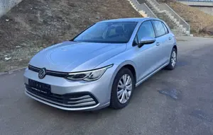 Volkswagen Golf VIII Lim. 2.0 TDI DSG ACC SHZ Cam App Lane