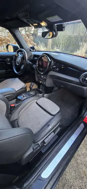 MINI Cooper SE Mini Cooper SE Classic Trim Bild 4