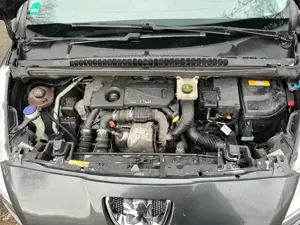 Peugeot 5008 5008 e-HDI FAP 110 EGS6 Stop