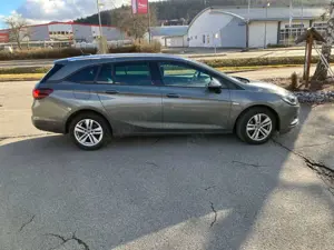 Opel Astra Astra Sports Tourer Diesel 1.6 D Start/Stop Sports Tourer Edition