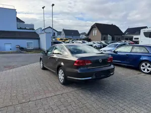 Volkswagen Passat Lim. Comfortline Navi PDC Tempo Bild 3