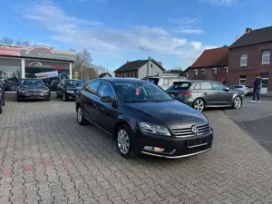 Volkswagen Passat Lim. Comfortline Navi PDC Tempo Bild 5