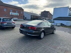 Volkswagen Passat Lim. Comfortline Navi PDC Tempo Bild 4