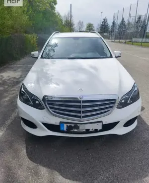Mercedes-Benz E 220 E-Klasse T-Modell Diesel T CDI DPF BlueEFFICIENCY