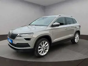 Skoda Karoq Style 4x4 2.0TDI*DSG*AHK*LED*R-Cam*Navi*
