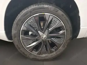 Skoda Karoq 1.5 TSI ACT Sportline AHK/DCC/Matrix/SHZ Bild 5