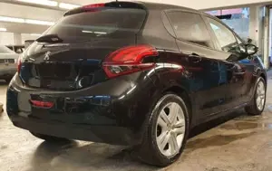 Peugeot 208 208 PureTech 82 Allure Bild 2