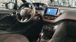 Peugeot 208 208 PureTech 82 Allure Bild 3