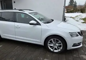 Skoda Octavia Combi 1.4 TSI Style Facelift Navi LED Scheinwerfer