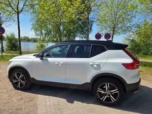 Volvo XC40 XC40 D4 AWD GeartronicR-Design Bild 3