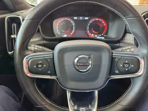 Volvo XC40 XC40 D4 AWD GeartronicR-Design Bild 5