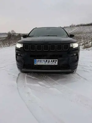 Jeep Compass 1.3 T4 4xe PLUG-IN HYBRID Automatik S