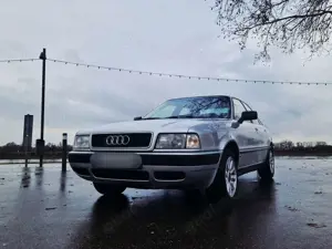 Audi 80 2.0 mit neuem TÜV und schickem Heckspoiler