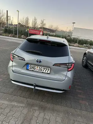 Toyota Corolla 1.8 Hybrid Touring Sports Team Deutschland Bild 3
