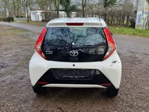 Toyota Aygo x-play connect Bild 3