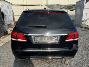 Mercedes-Benz E 350 E-Klasse T-Model Diesel T BlueTEC 4Matic 7G-TRONIC Bild 2