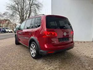 Volkswagen Touran Cross 2.0 TDI DSG 7 Sitzer AHK Navi LED Bild 5
