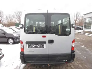 Renault Master Kombi 2.5D Automatik/Rollstuhltransport Bild 4