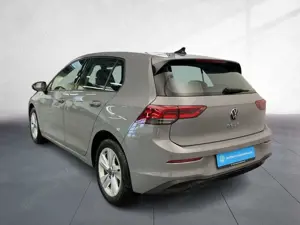 Volkswagen Golf VIII 2.0 TDI DSG Life ACC Kamera LED Navi Bild 3