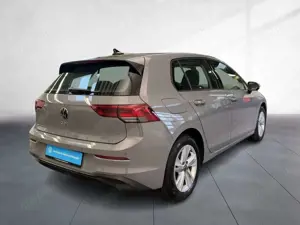 Volkswagen Golf VIII 2.0 TDI DSG Life ACC Kamera LED Navi Bild 4