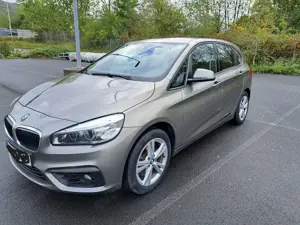BMW 225 2er Active Tourer 225i Active Tourer xDrive Sport-Aut. Advantage