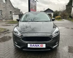 Ford Focus Titanium/ TÜV Neu/ Inspektion Neu/ Garantie/